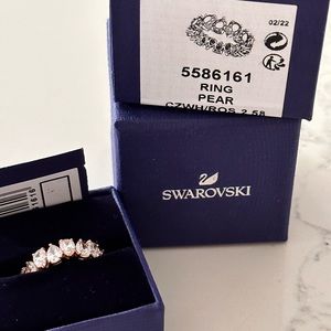 Swarovski Vittore ring - BNIB
Drop cut, Rose gold-tone plated - size 58